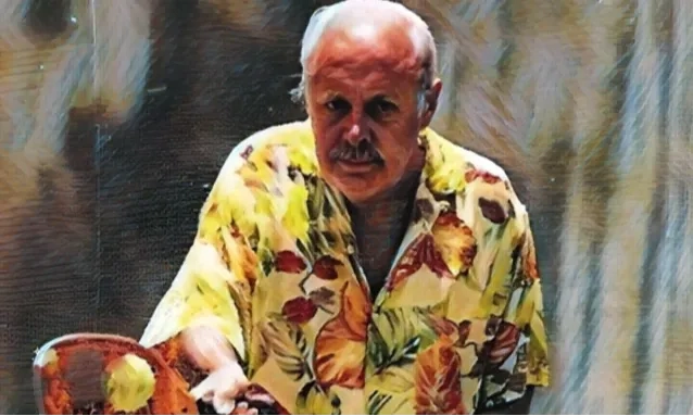 <p id="isPasted">Enrique Corcuera Dan Kisah Terciptanya Padel</p>