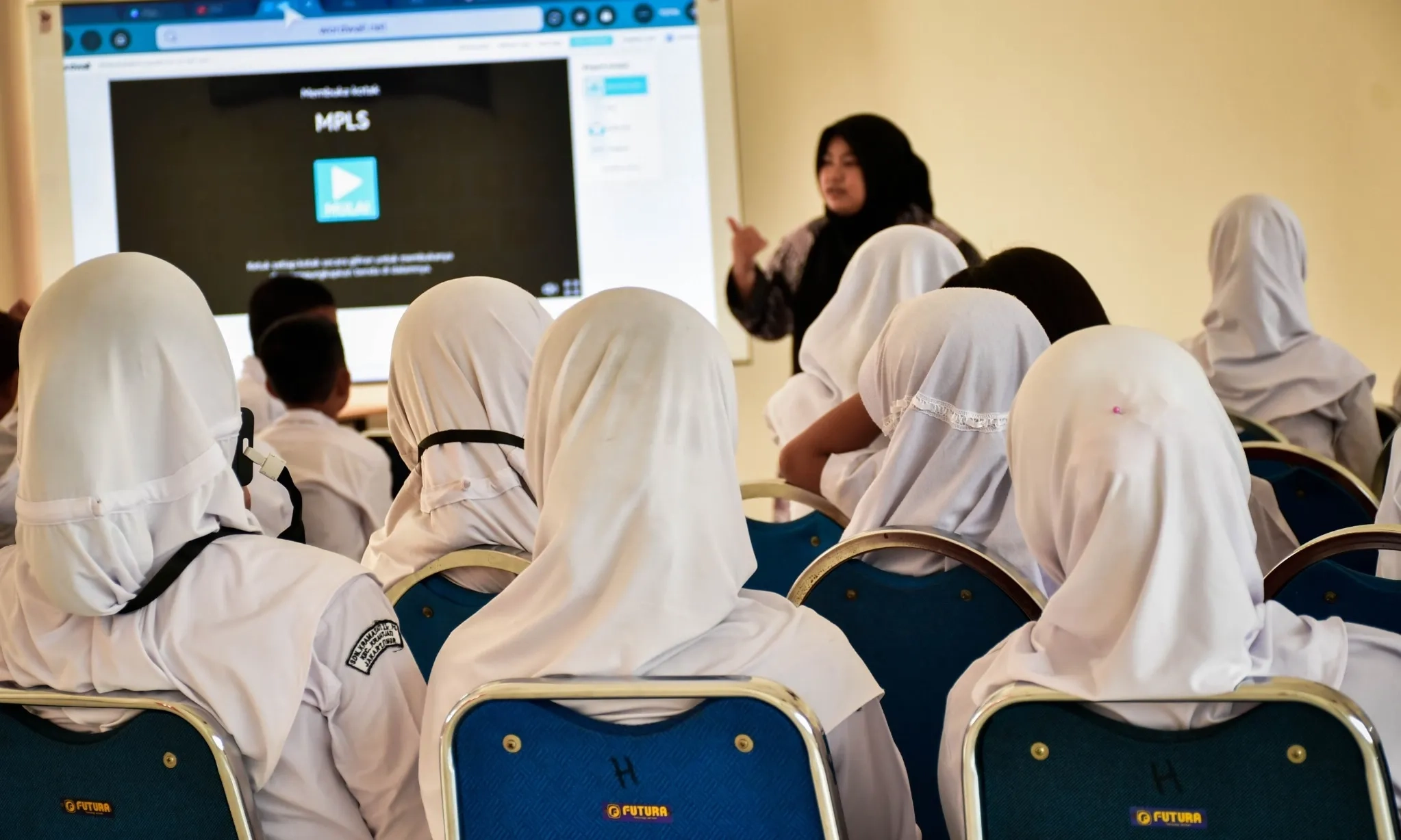 <p>Subsidi Sekolah Swasta Untuk Mengatasi Keterbatasan Kuota&nbsp;</p>
