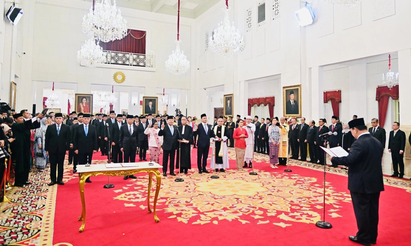 <p>Mahfud: Wamen Tak Boleh Jabat Komisaris BUMN</p>