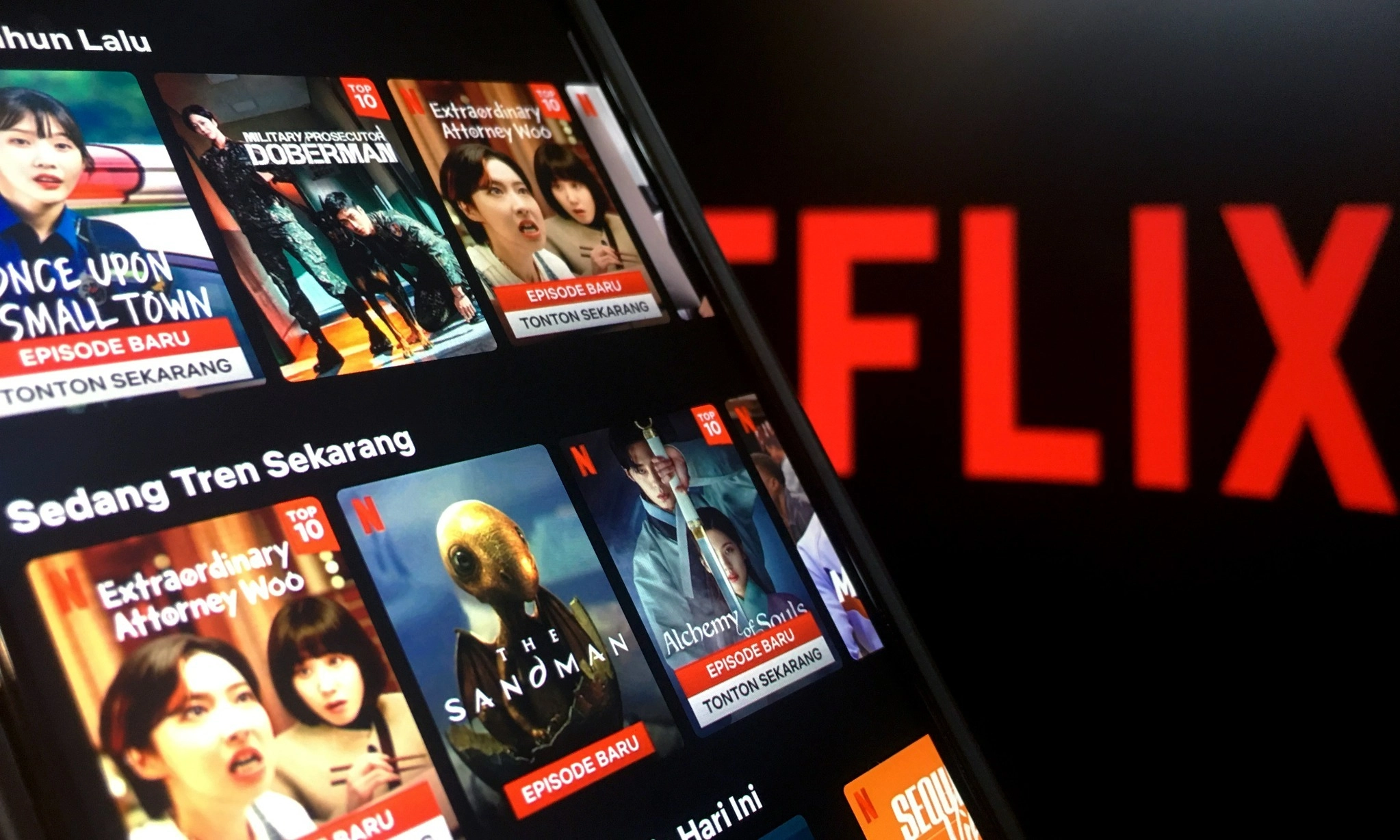 <p>Film Dan Serial Netflix Paling Banyak Ditonton&nbsp;</p>