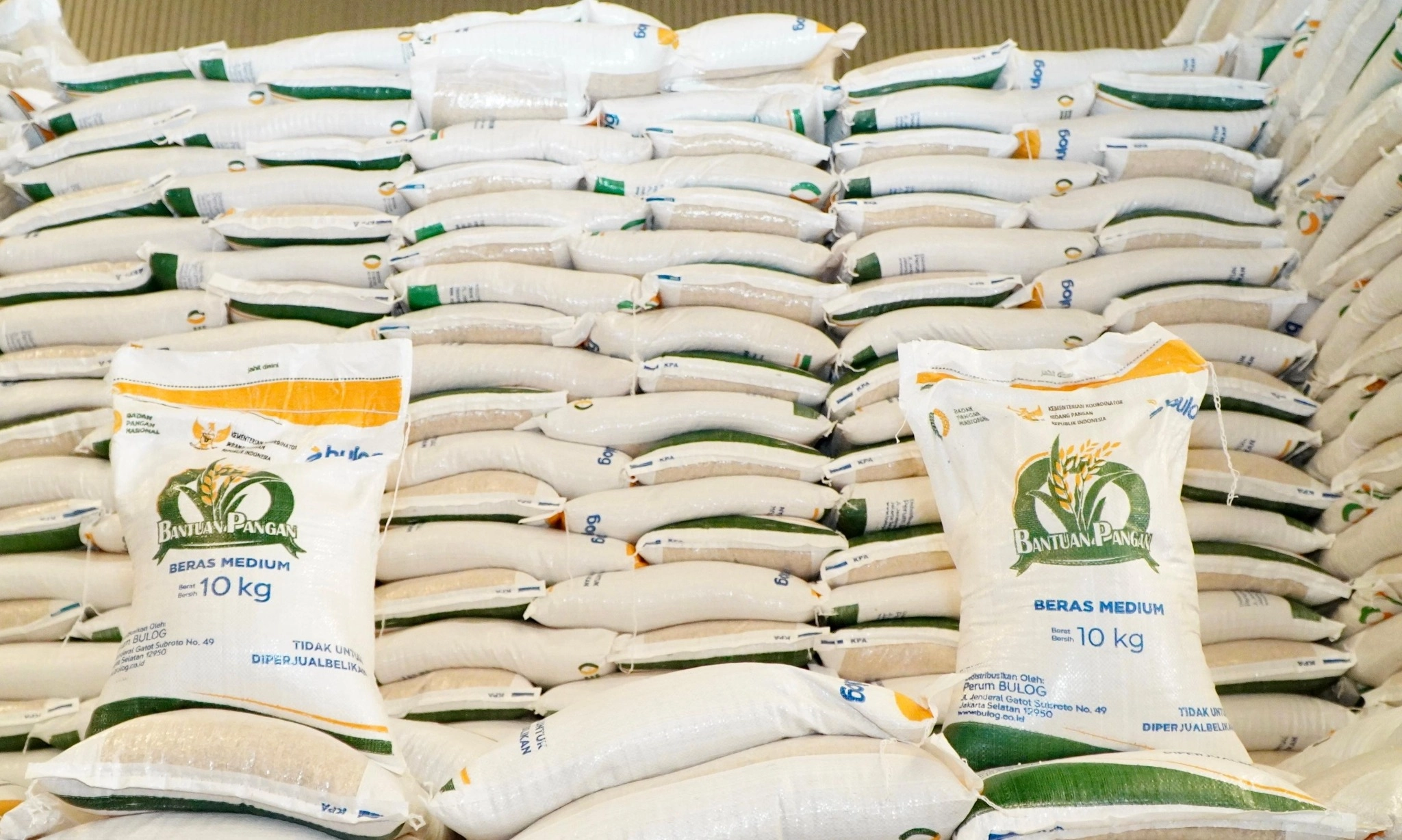 <p>Bapanas: Stok Beras Bulog Diperkuat, Target Serapan 4 Juta Ton</p>