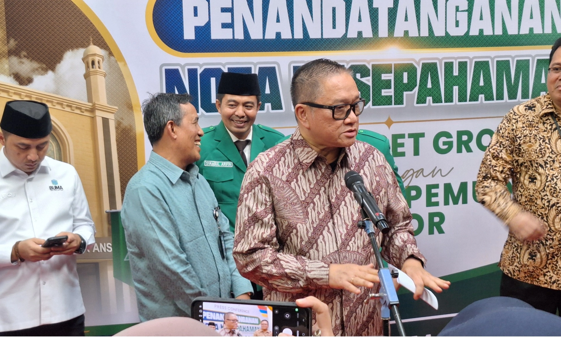 <p>Sambut Kopdes Merah Putih, Indomaret dan Alfamart Tak Gentar!</p>