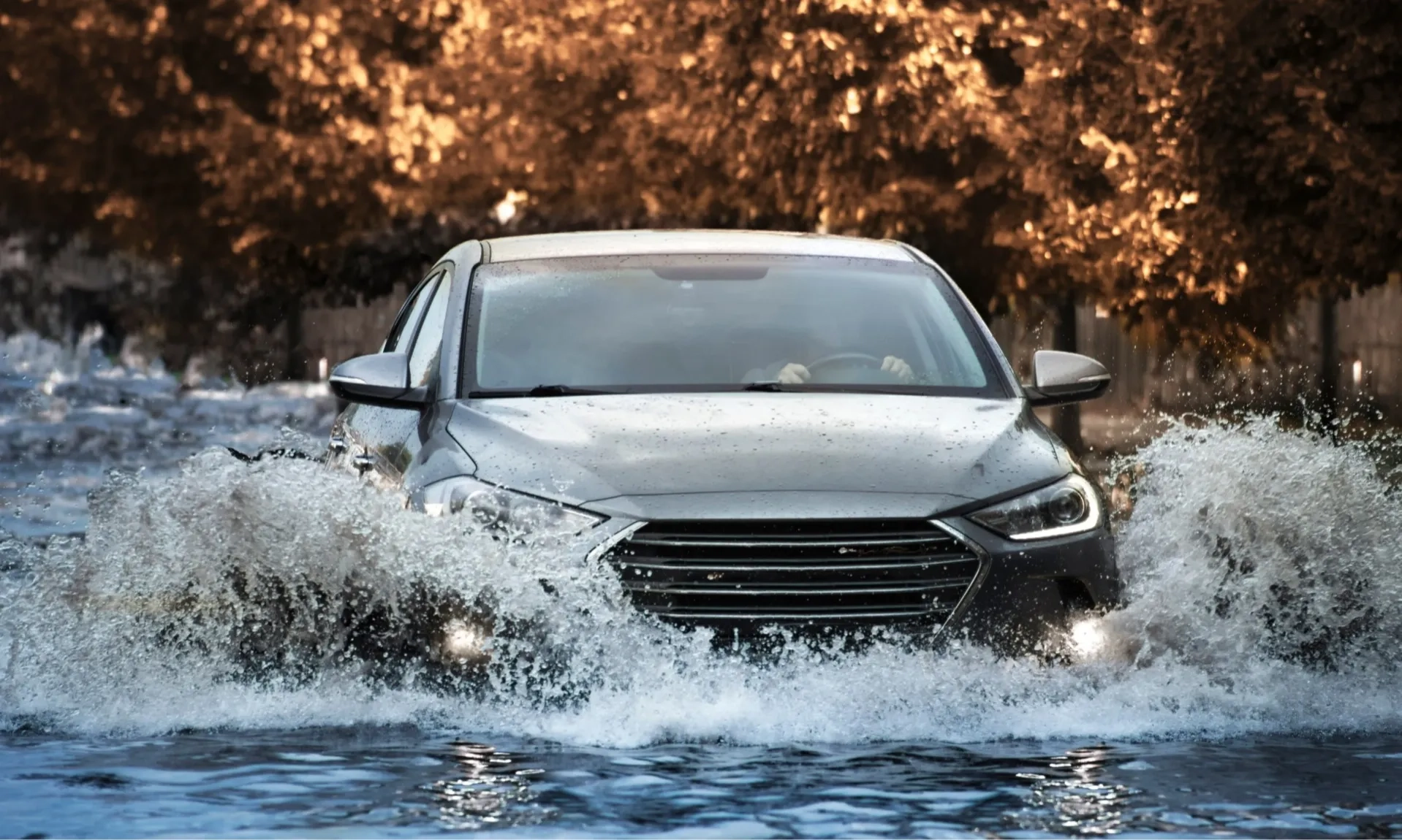 <p>Mitos Atau Fakta, Mobil Listrik Terjang Genangan Air</p>