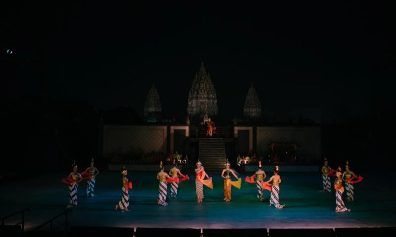 <p>Ramayana &quot;Padhang Bulan&quot;, Menikmati Kisah Cinta Magis Rama-Shinta</p>