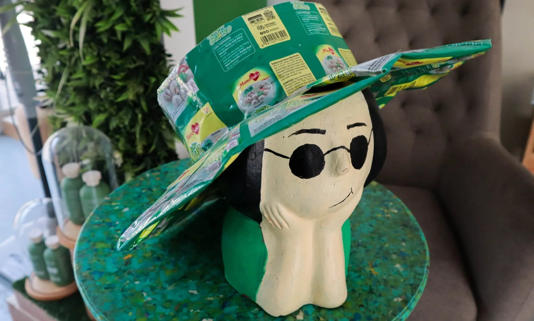 <p id="isPasted">Menjadikan Daur Ulang Sebagai Gaya Hidup Penunjang Ekonomi</p>