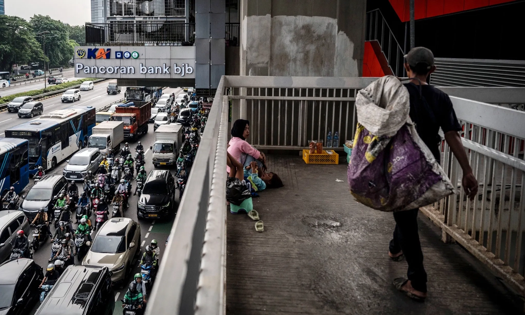 <p id="isPasted">BPS: Jumlah Penduduk Miskin Indonesia Turun Jadi 23,85 Juta Orang Per Maret 2025</p>