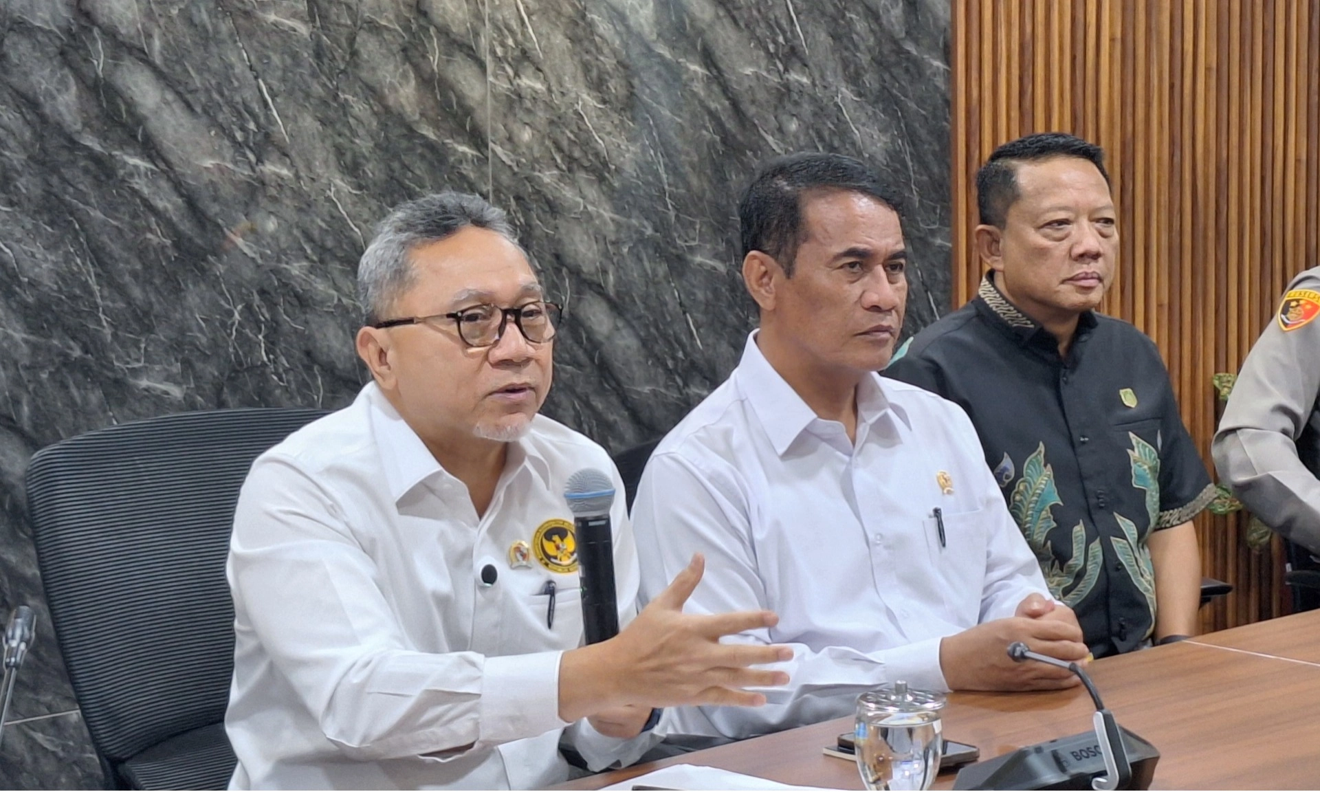 <p>Imbas Ramai Beras Oplos, Pemerintah Hapus Beras Premium dan Medium</p>