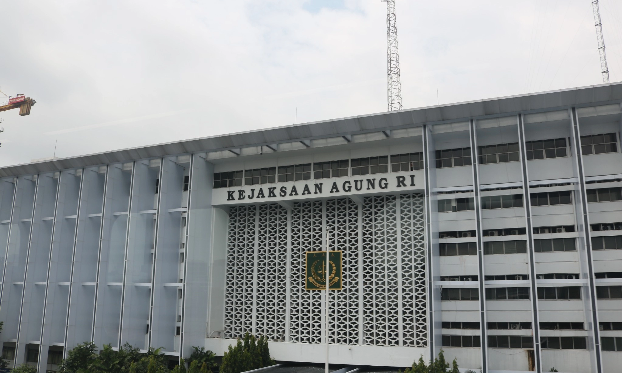 <p>Kejagung Dalami Info Riza Chalid Nikahi Kerabat Sultan Malaysia</p>