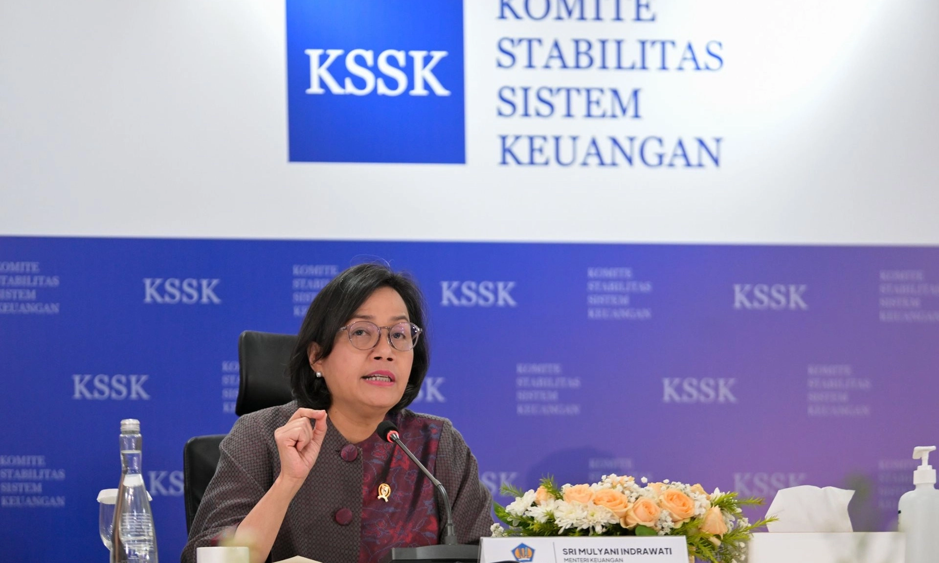 <div class="query-text gds-body-l" dir="ltr"><p class="query-text-line ng-star-inserted">Menkeu: Investasi Rp16,6 T Kerek Produksi Beras dan Rekor Bulog</p></div>