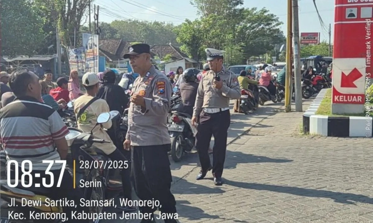 <p>Langka BBM, Bupati Jember Bolehkan Sekolah Daring</p>