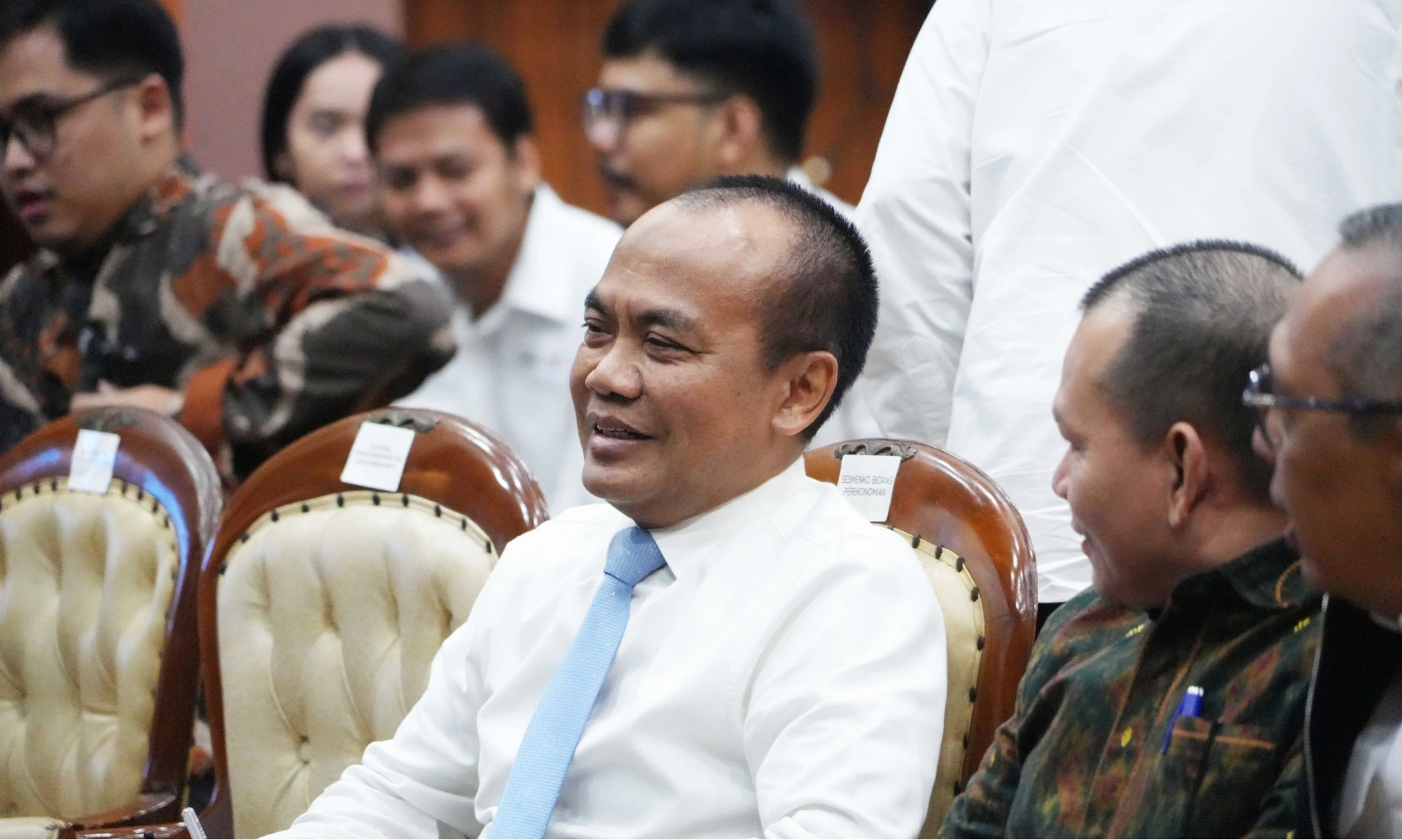 <p>Kemenko Ekonomi: Ekonomi Global Goyang, Pembayaran DHE Macet</p>