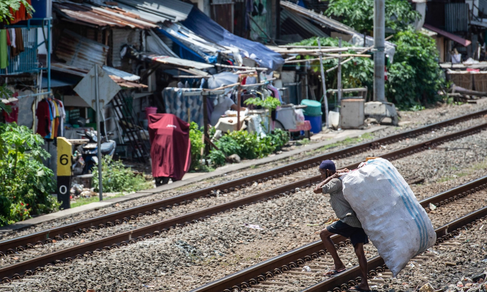 <p>Pemprov Jakarta Buat Strategi Menurunkan Angka Kemiskinan&nbsp;</p>