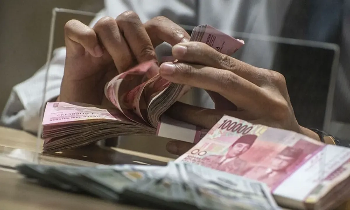 <p>Kesepakatan Tarif AS-Eropa Untungkan Dolar AS, Rupiah Berpotensi Melemah</p>