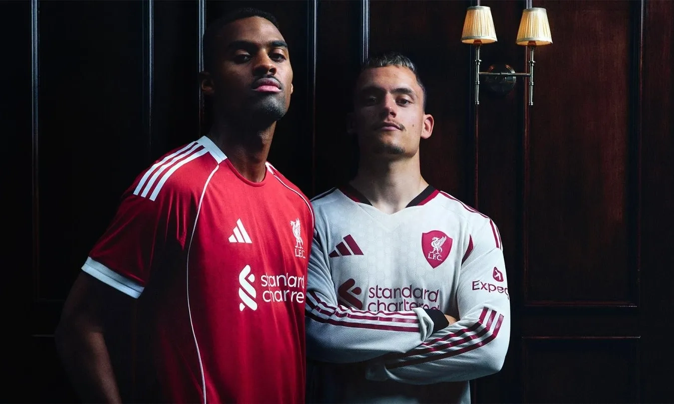 <p>Ini Dia Jersey Baru Liverpool Bersama adidas</p>