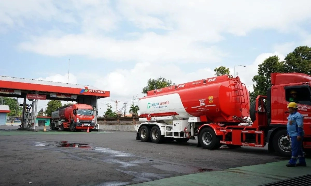 <p id="isPasted">Pertamina Tambah 96 Mobil Tangki Atasi Kelangkaan BBM Jember</p>