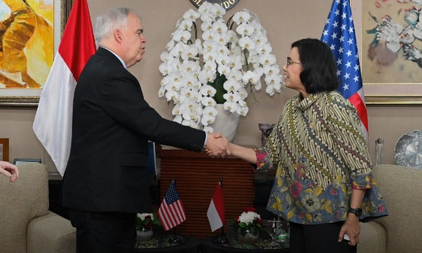 <p class="query-text-line ng-star-inserted" id="isPasted">Menkeu Pamer Upaya Kemudahan Investasi RI ke Duta Besar AS</p>