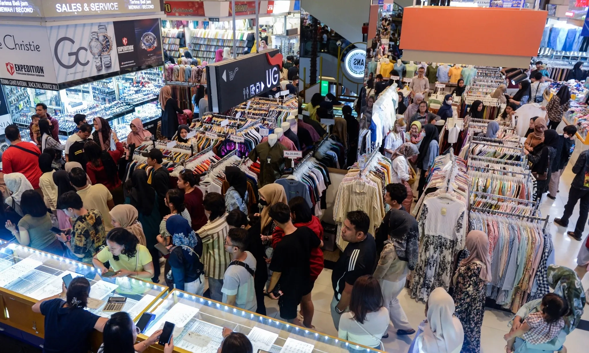 <p id="isPasted">Ramai Fenomena Rojali-Rohana, OJK: Jadi Hal Wajar</p>