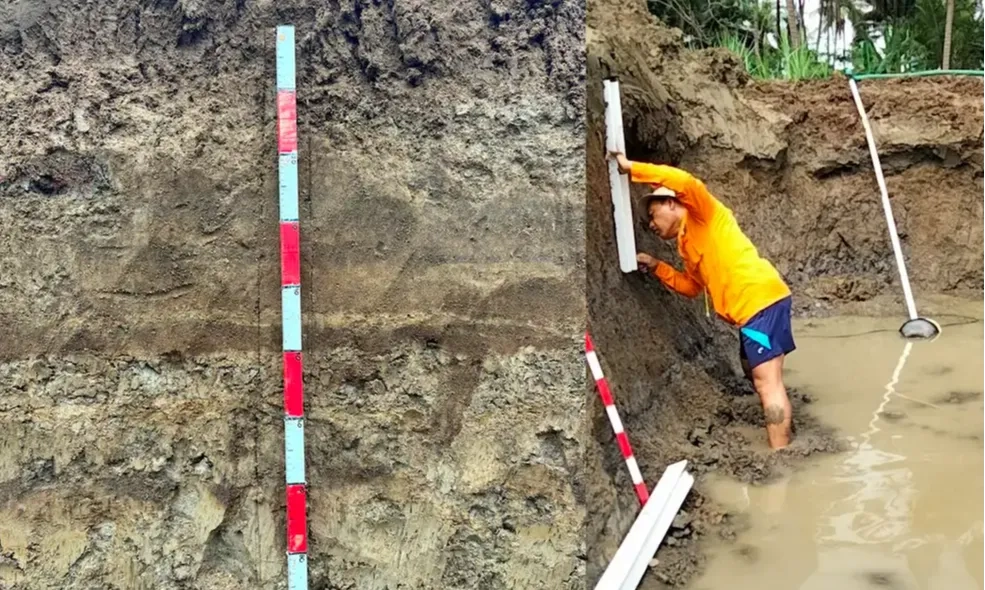 <p>Telusuri Jejak Tsunami Purba Selatan Jawa Lewat Pendekatan Budaya</p>