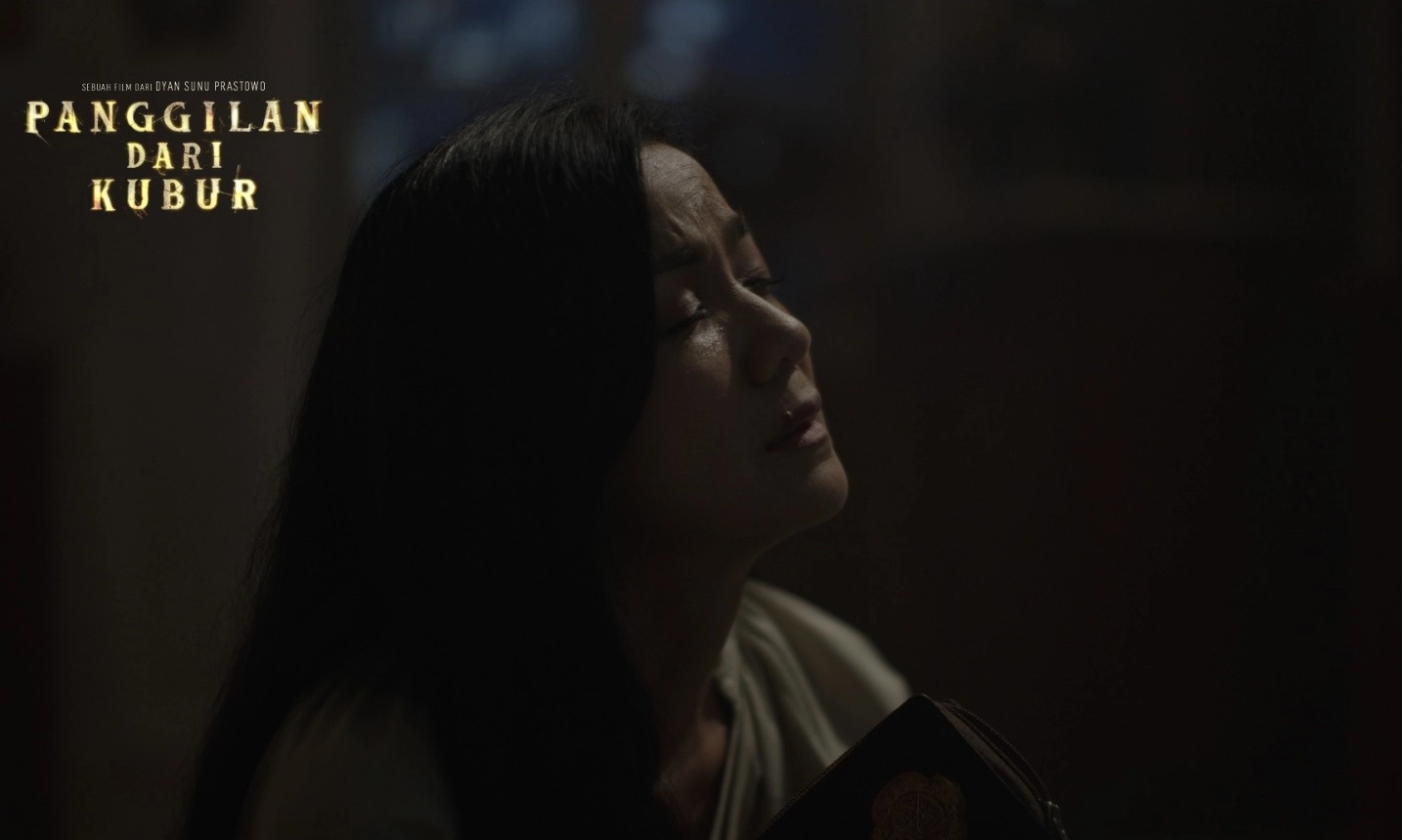 <p>Nirina Zubir Hadapi Teror Mencekam Dalam <em>Panggilan Dari Kubur</em></p>