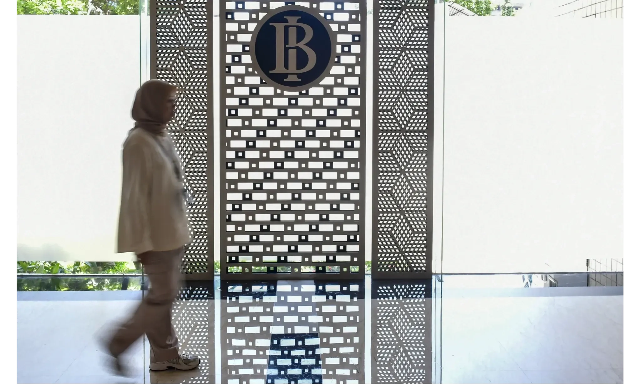 <p>2 Anggota DPR Diduga Terima Rp28,38 M Dari CSR BI&nbsp;</p>