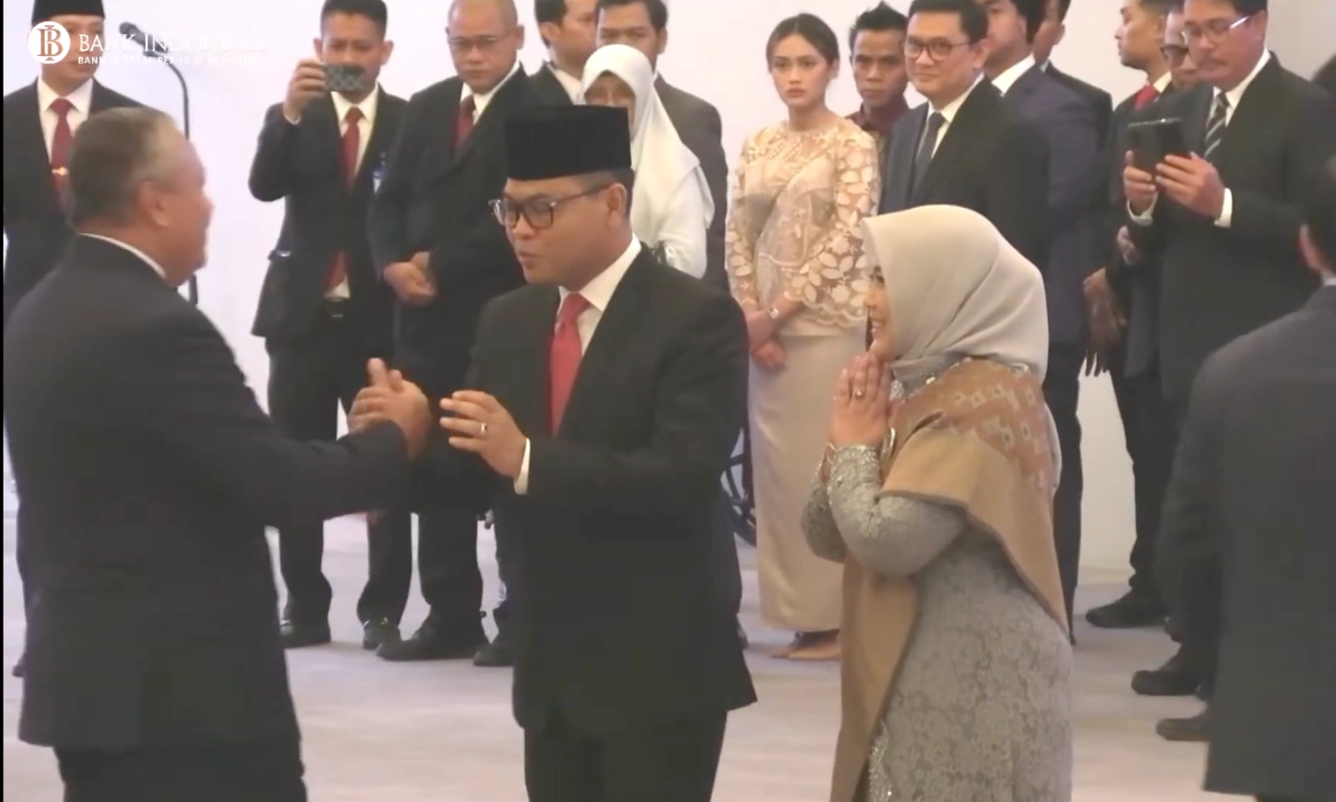 <p>MA Resmi Lantik Ricky Perdana Gozali Jadi Deputi Gubernur BI</p>