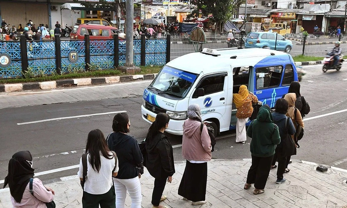 <p>Wagub Rano Minta Pengemudi Transportasi Umum Perbaiki Kompetisi</p>