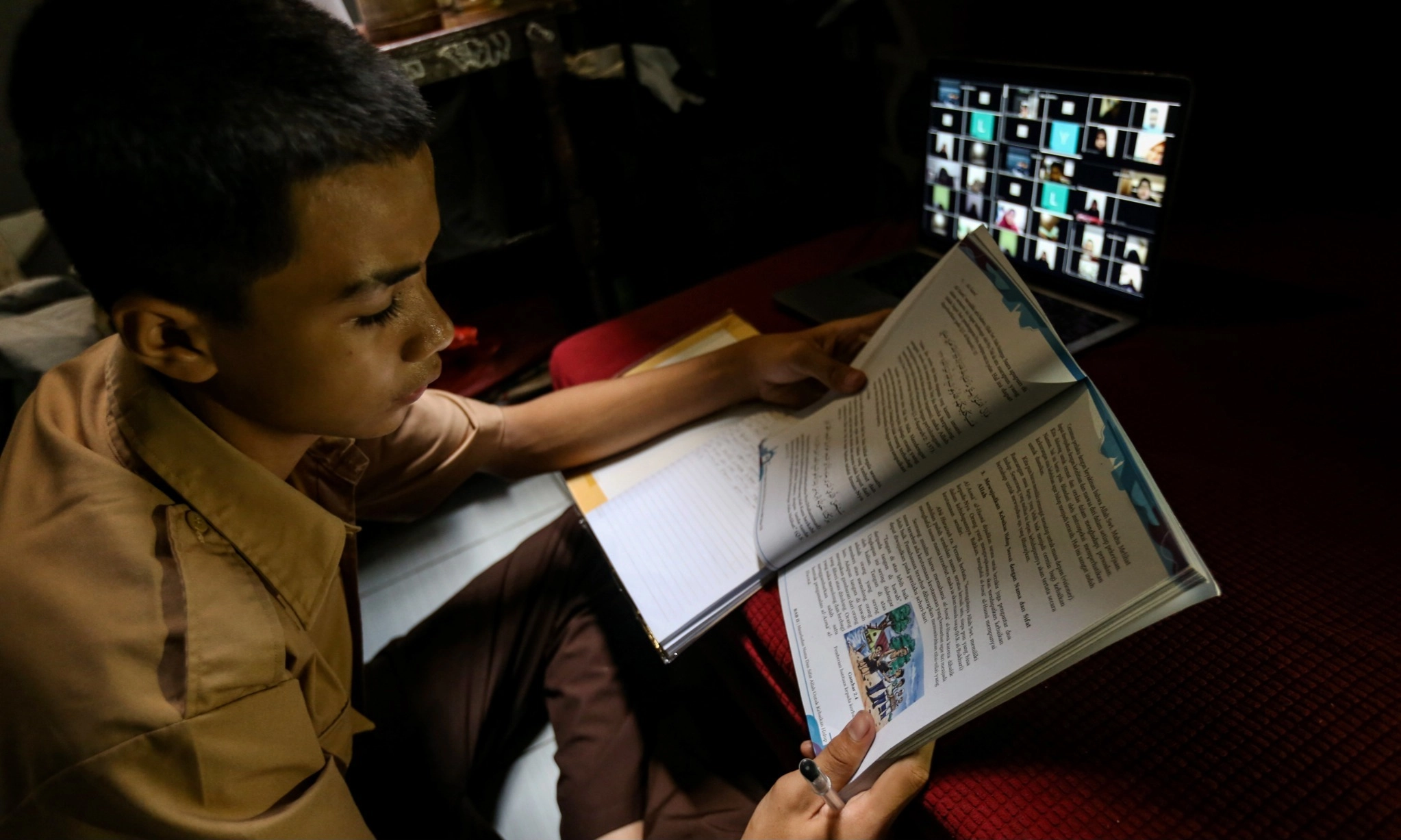 <p>Kemendikdasmen Urai Beda PJJ Sekarang dan Saat Covid-19</p>