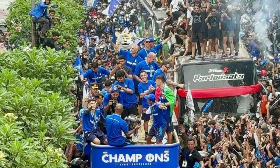 <p>Belum Siap, Persib Pakai <em>Jersey</em> Alternatif Di Asian Champions League</p>