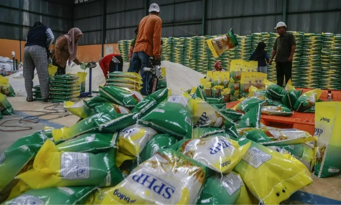 <p id="isPasted">Bulog Catat Penyaluran Beras SPHP Capai 18.500 Ton</p>