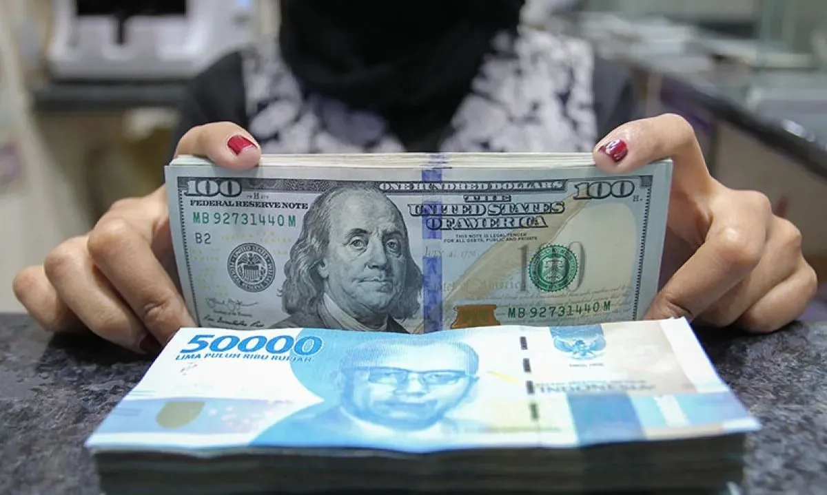 <p>Rupiah Melemah Imbas Tambahan Penundaan Tarif AS ke China 90 Hari</p>