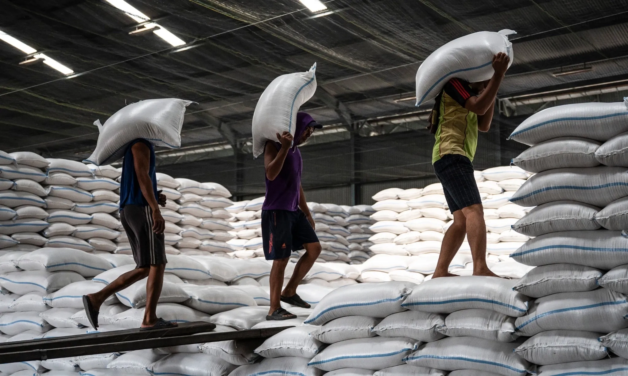 <p id="isPasted">Bulog Tanggapi Soal Beras Impor Menumpuk Di Gudang</p>