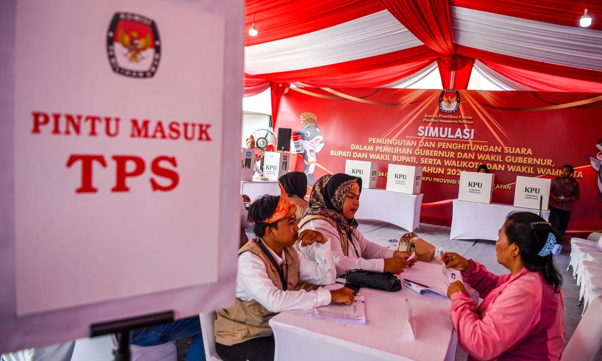 <p>PKS Minta Segera Bahas Revisi UU Pemilu</p>