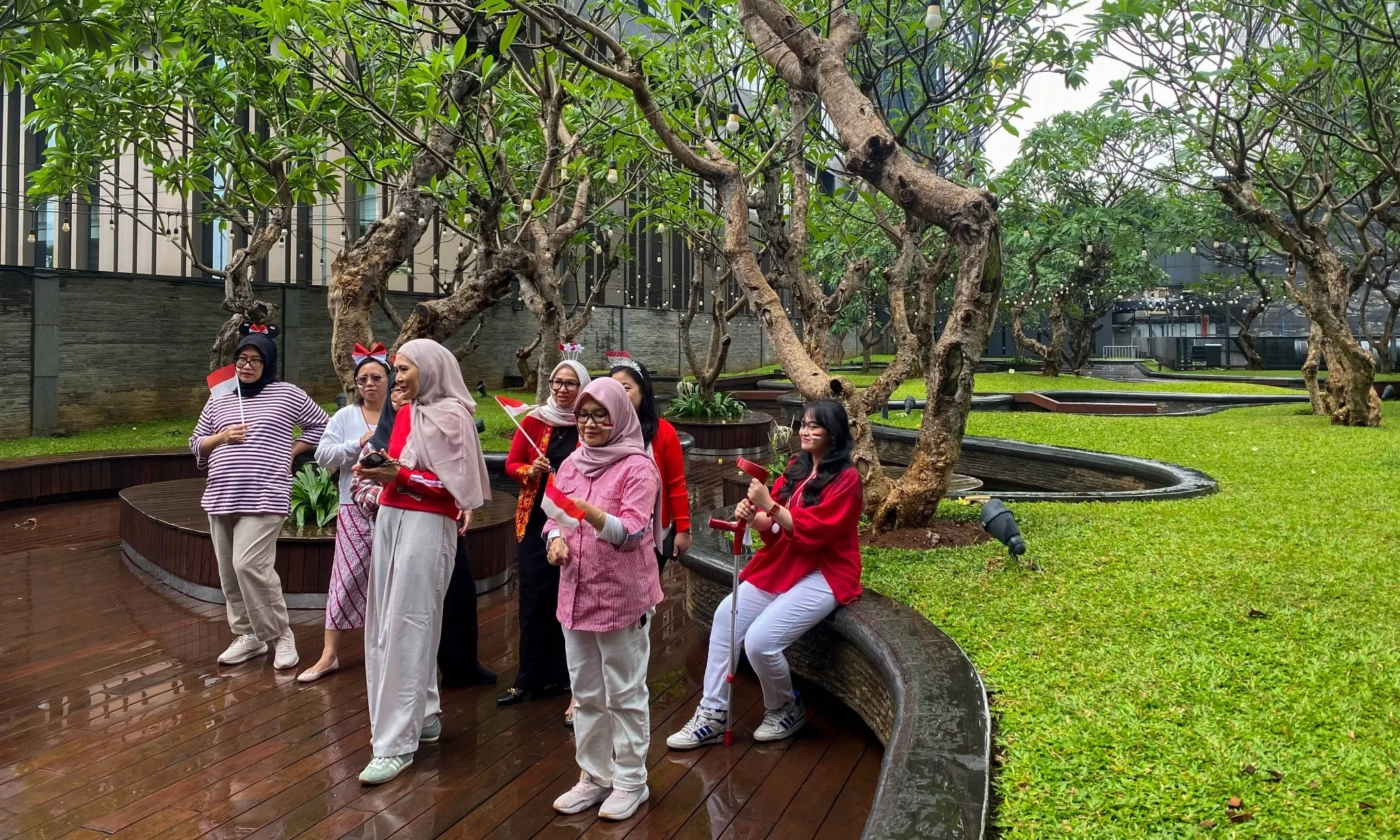 <p id="isPasted">Upaya Menghijaukan Mal Di Kota Besar</p>