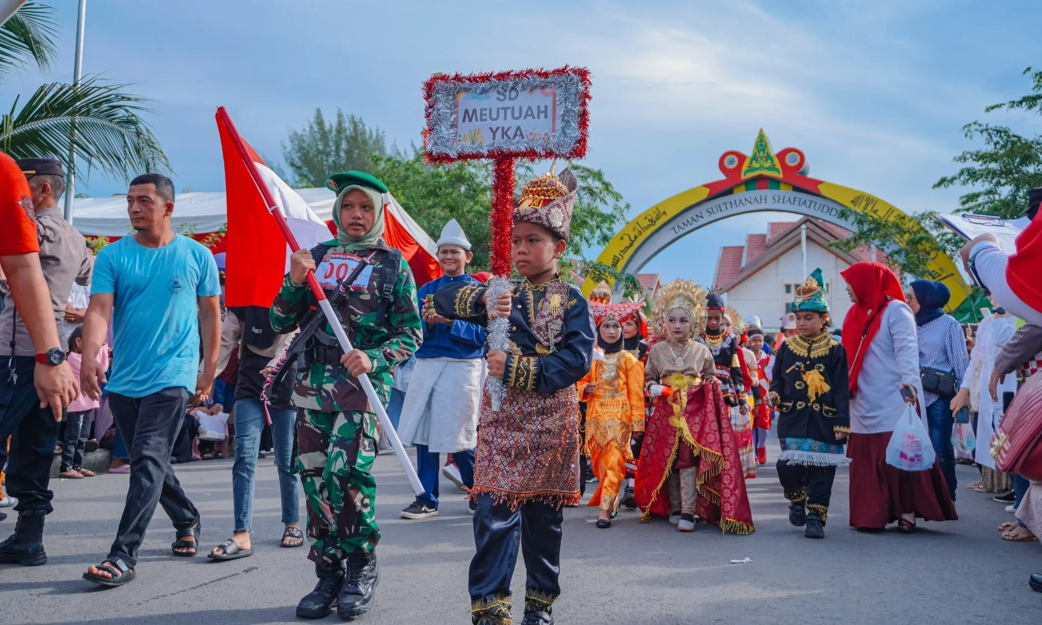 <p>Ide Kostum Unik Karnaval 17 Agustus</p>