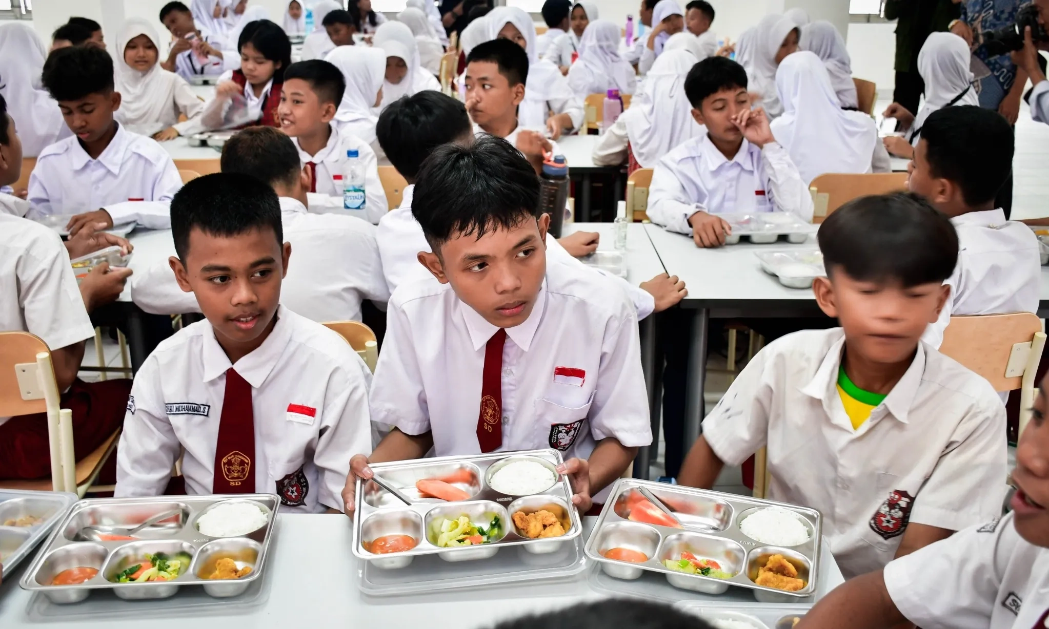 <p>Pengadaan 15 Ribu Laptop Sekolah Rakyat Diawasi Ketat</p>