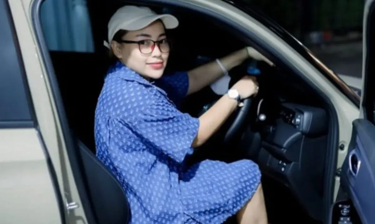 <p id="isPasted">Komedian Mpok Alpa Meninggal Dunia Di Usia 38 Tahun</p>