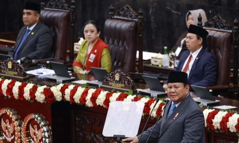 <p>Jaga Harga, Prabowo Wajibkan Penggilingan Padi Besar Miliki Izin Khusus</p>