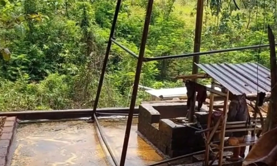 <p>Bupati Blora Menyayangkan Masih Ada Sumur Minyak Ilegal</p>