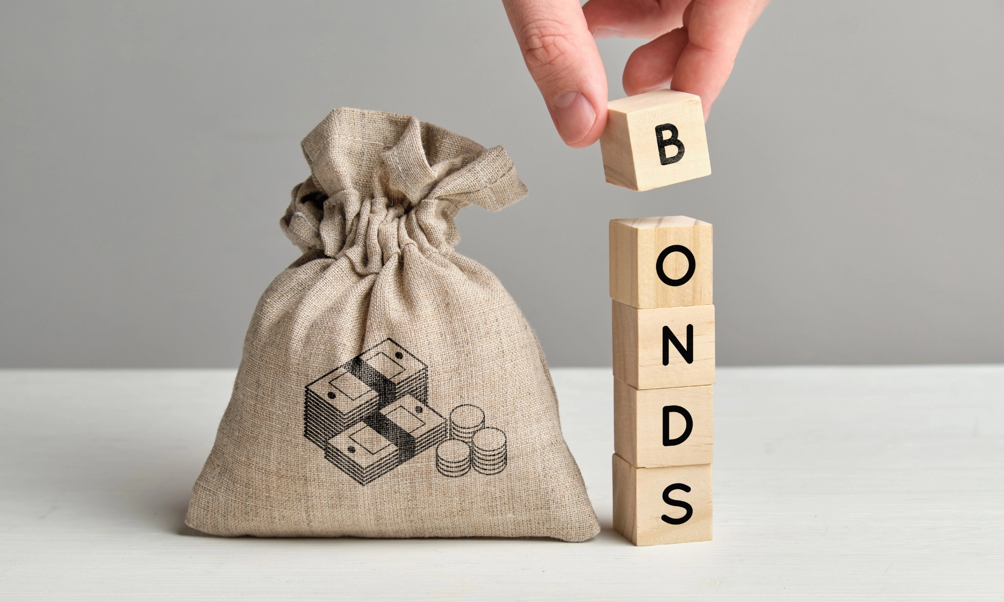 <p id="isPasted">Hingga Agustus, BI Telah Borong SBN Capai Rp186,06 Triliun</p>