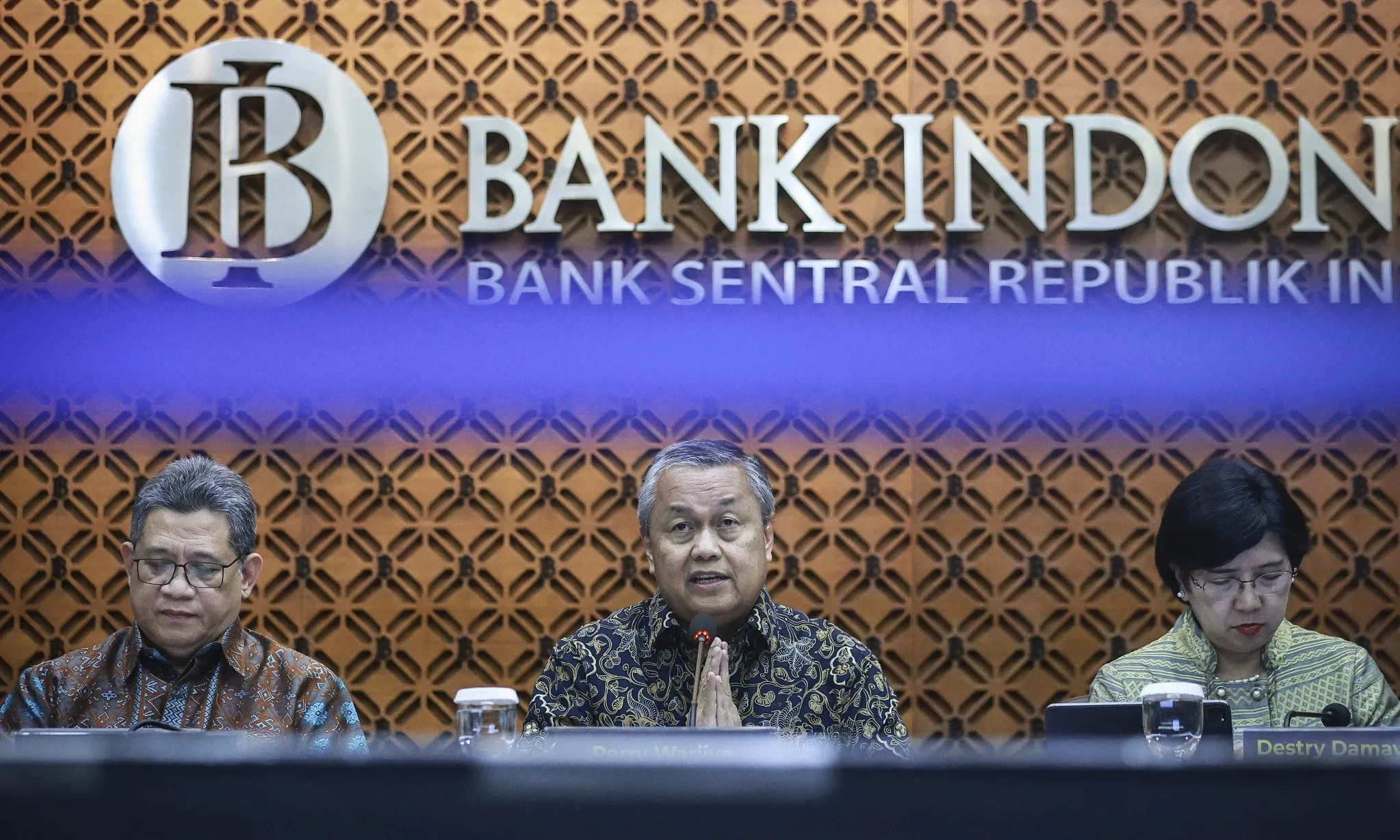 <p id="isPasted">Lagi, BI Pangkas Suku Bunga 25 Bps Jadi 5% Pada Agustus 2025</p>