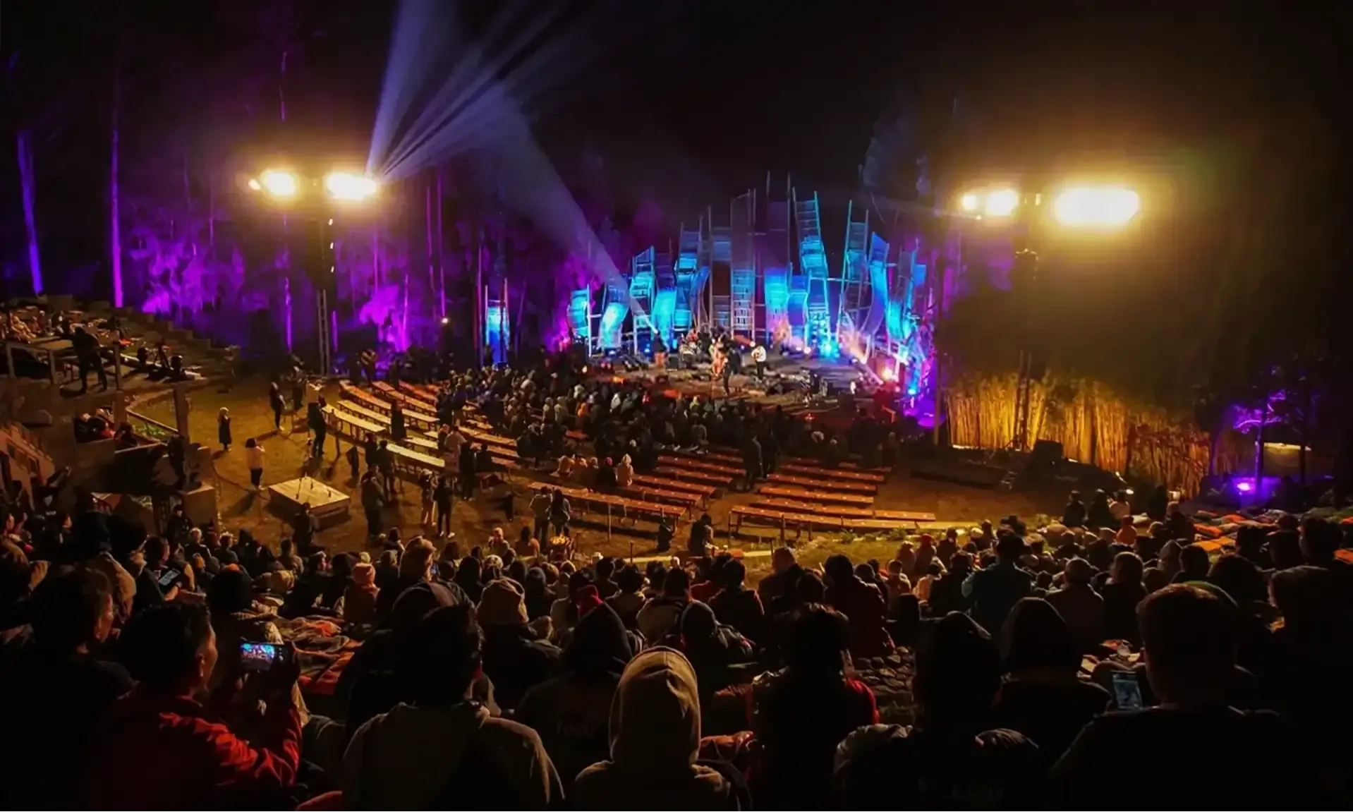 <p id="isPasted">Memahami Jenis Lisensi dan Aturan Royalti Musik</p>