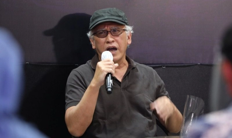 <p>Iwan Fals Terima Penghargaan Achmad Bakrie Atas Karya Yang Berdampak</p>