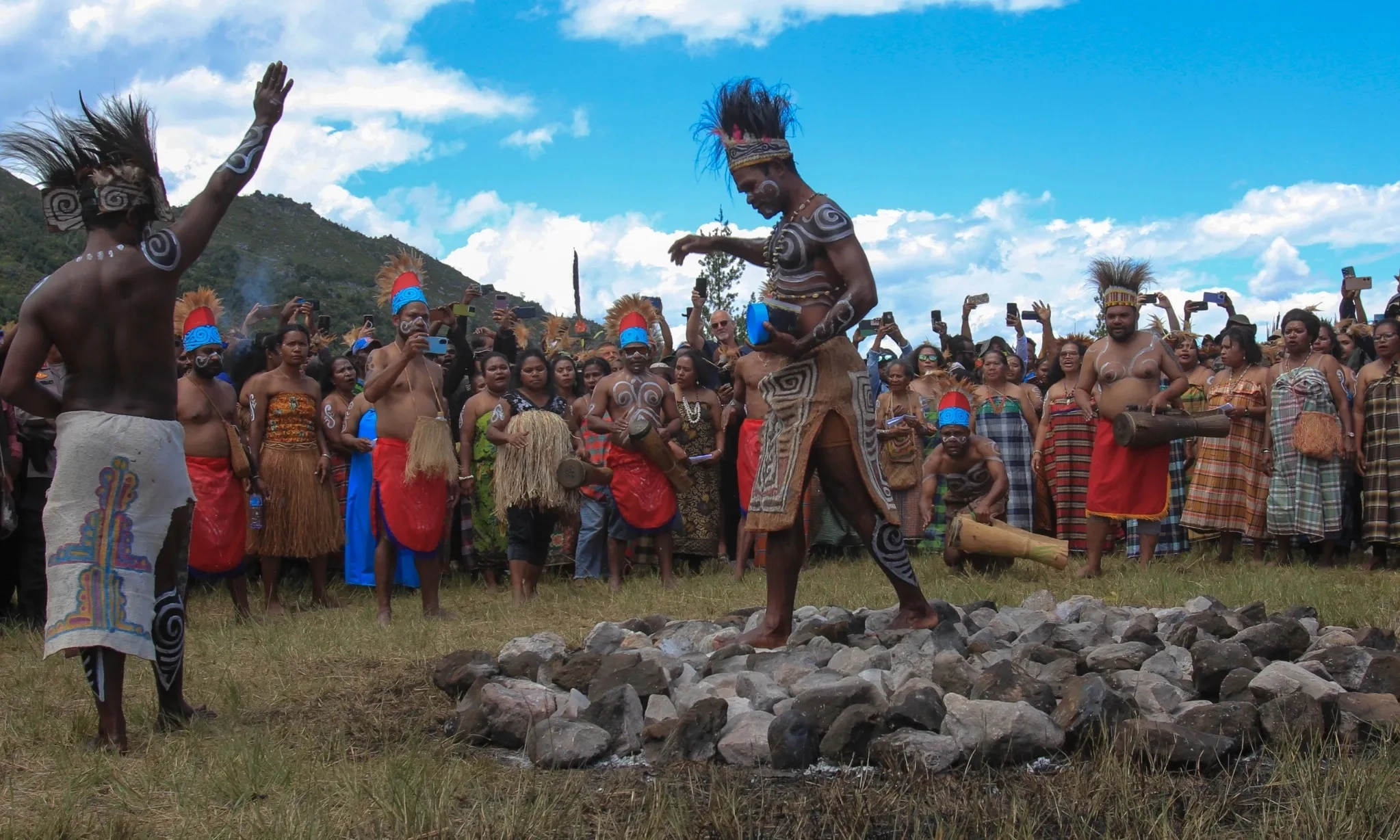 <p>Peradilan Adat Makin Tak Mendapatkan Tempat</p>