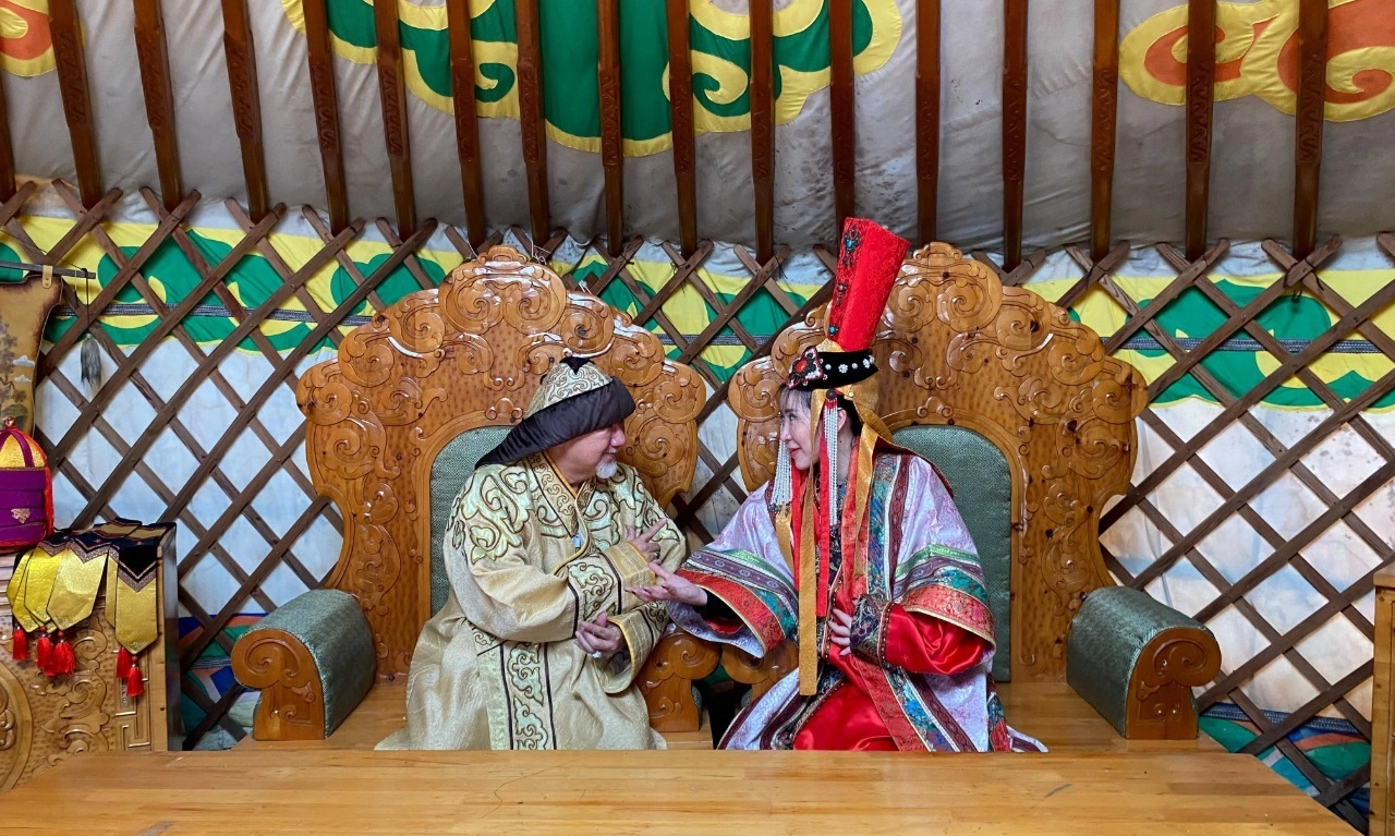 <p id="isPasted">Mongolian Culture Center, <em>Hidden Gem</em> Jadi Kaisar Sehari di Pandeglang</p>