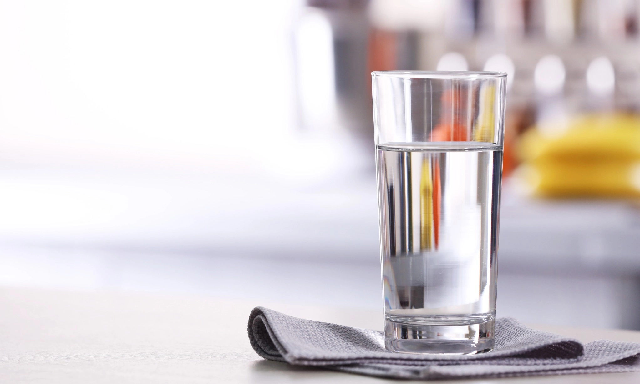 <p dir="ltr" id="isPasted">Air Putih Itu Penting, Tapi Perlu Dibatasi Pada Pasien Penyakit Ginjal</p>