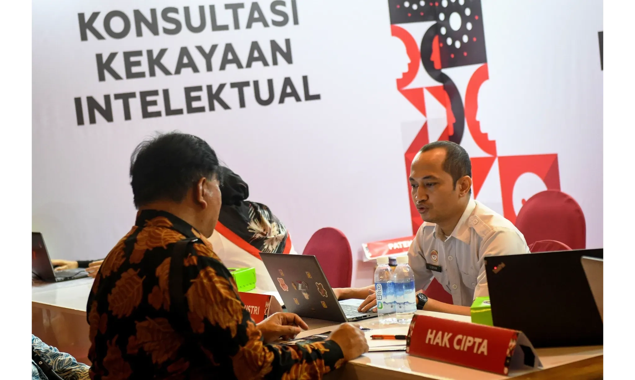 <p>Pelindungan Desain Tata Letak Sikrkuit Terpadu Rendah</p>