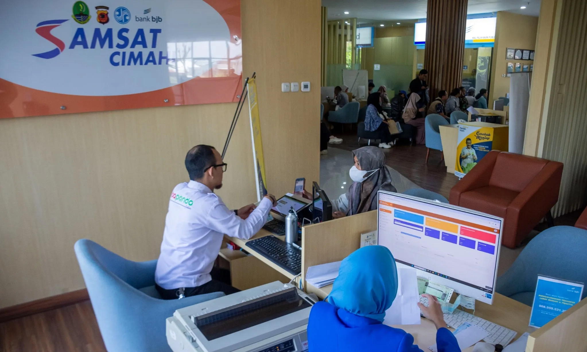 <p>Mendagri Minta Pemda Ajak Kadin Meningkatkan PAD</p>