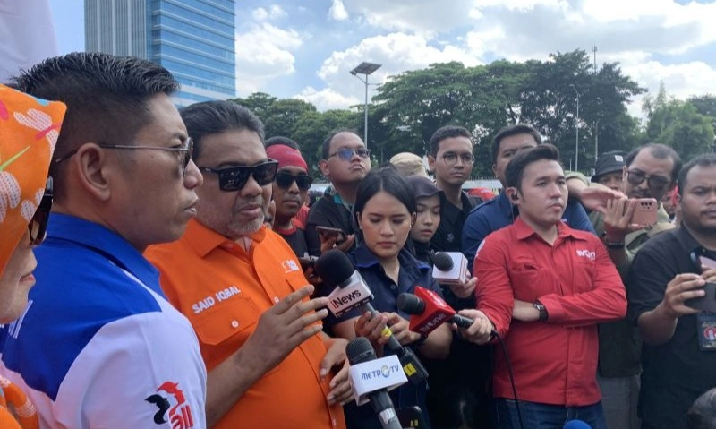 <p>Sekira 5.000 Buruh Aksi di Depan Gedung DPR</p>