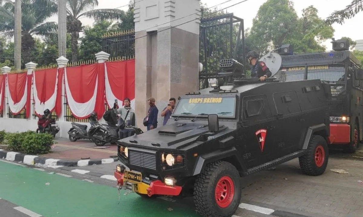 <p id="isPasted">Pengadaan Mobil Rantis Brimob Telan Anggaran APBN Rp199,7 Miliar</p>