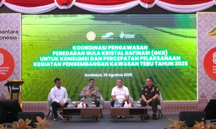 <p>Tertibkan Gula Rafinasi, Kementan Beri Sinyal Penegakan Hukum</p>